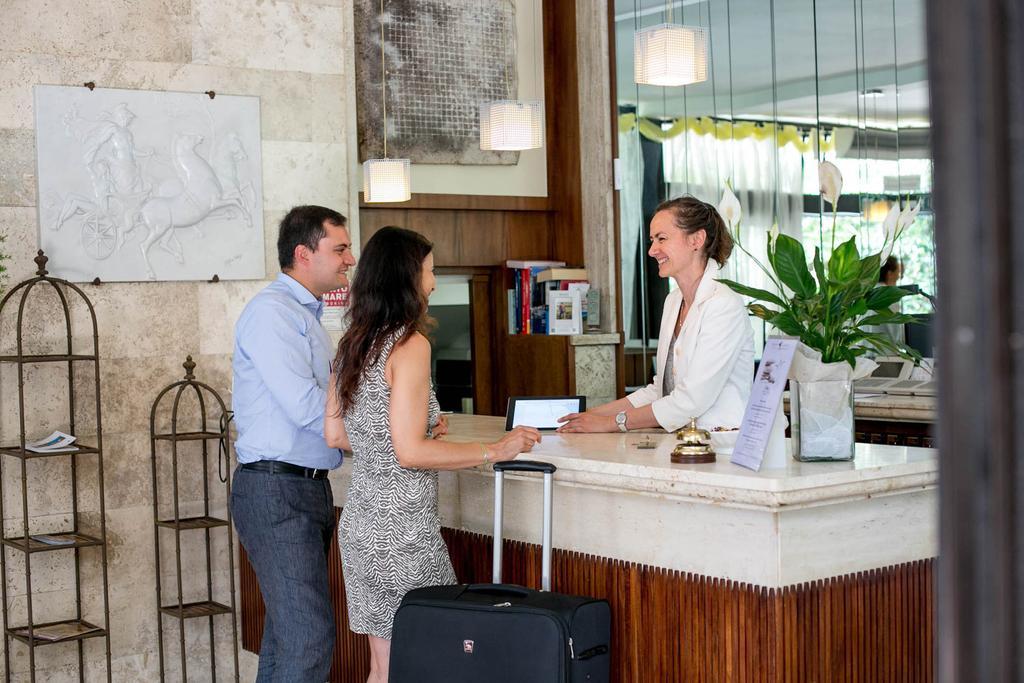 Hotel Mion Charme & Relax Silvi Marina Exterior photo